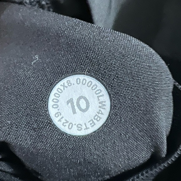 Lululemon Seek The Sky Jacket Packable - size 10 - Picture 6 of 6